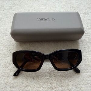 VEHLA Felix Sunglasses in black/choc